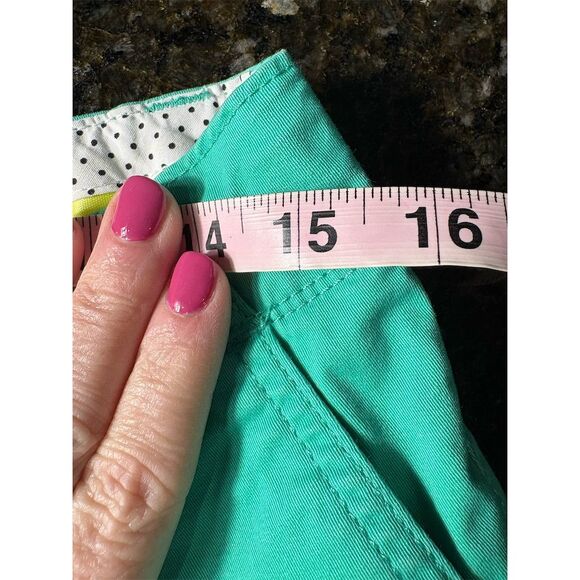 Crown & Ivy Women's Green Capri Pants Size 6 Casual Solid Mid Rise - Picture 10 of 10